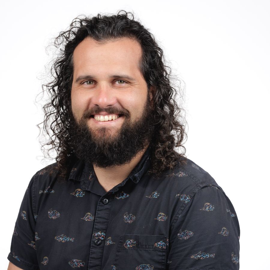 Esaa Samarah headshot 2024 418 2 1